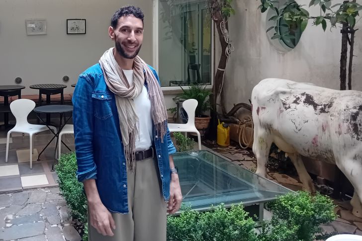 Ερίκ Σακούρ: «Στη λογοτεχνία η πιο όμορφη αγάπη είναι η ανεκπλήρωτη»