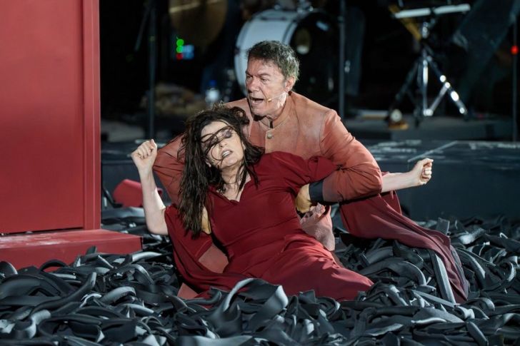 «Μήδεια» του Νικίτα Μιλιβόγιεβιτς (κριτική) – Η παράσταση για τη βάρβαρη καταγωγή του έρωτα, που ξεπέρασε κάθε προσδοκία